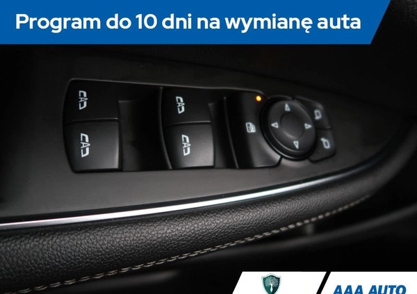 Opel Insignia cena 76000 przebieg: 163835, rok produkcji 2019 z Krynki małe 191